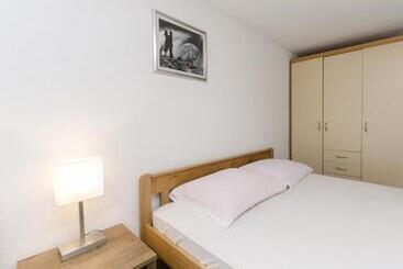 آپارتمان‌های توریست‌ها Apartments Crystal