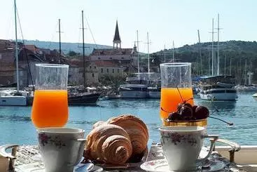 Apartamente turistice Holiday Home Gariful