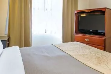 호텔 Comfort Inn Near Ouabache State Park
