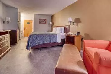 בית מלון כפרי Econo Lodge Raleigh Near Walnut Creek Amphitheatre