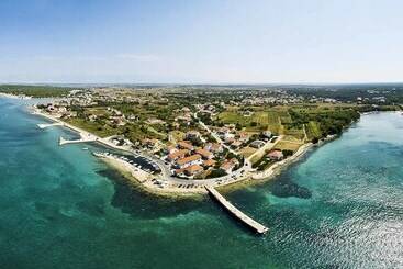 ツーリストアパートメント Apartments Anna Maria