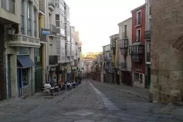 آپارتمان‌های توریست‌ها Zamora Apartments