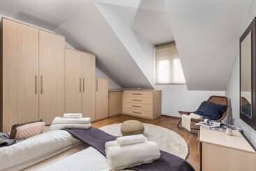 דירות לתיירים Aquila Apartment