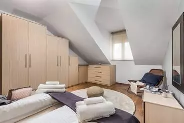 Turistihuoneistot Aquila Apartment