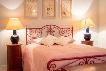 آپارتمان‌های توریست‌ها Liiiving In Moledo Historical Pool Villa