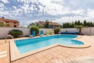 ツーリストアパートメント Apartments Biserka 1495