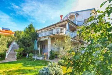 آپارتمان‌های توریست‌ها Apartments Nadia 1493