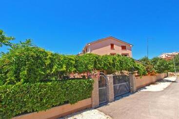 آپارتمانهای توریستها Apartments Orange 994