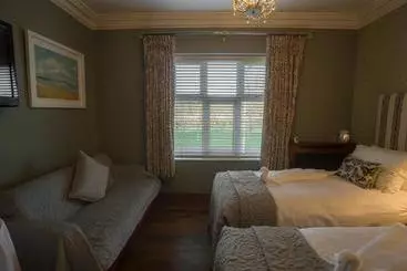 پانسیون Beach House B&b