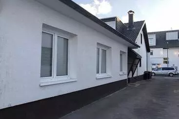 ツーリストアパートメント Best Cologne