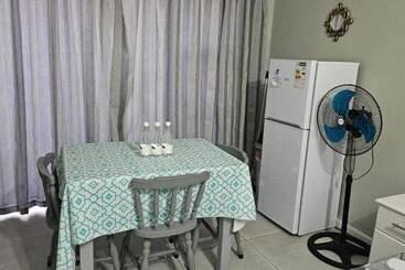 펜션 Zufike Self Catering