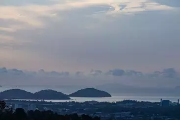 Hotelli Phuket View Coffee And Resort