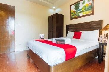 Hotel Reddoorz Premium @ Outlook Drive