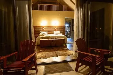 Hotel Callies Game Lodge Safaris