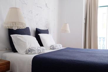 پانسیون Poets Privates