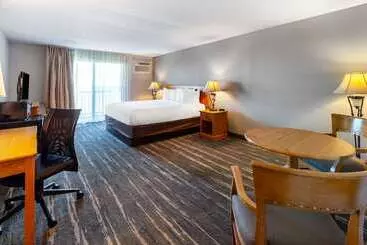 호텔 Baymont By Wyndham St. Ignace Lakefront