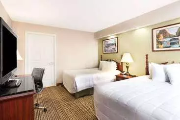 Отель Baymont By Wyndham Tullahoma