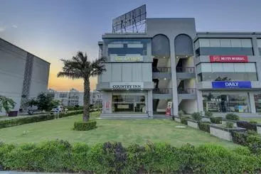 Hotel Country Inn Vrindavan