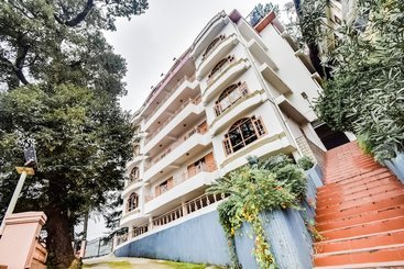 Отель Kalra Regancy By Oyo Rooms