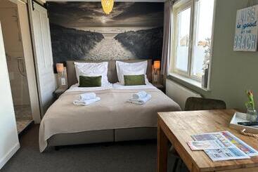 ベッドアンドブレックファースト De Moerbei