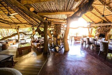 Hotel Toro River Lodges Big 5 Exclusive Safari