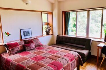 Hotel Tom And Rimi's