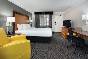 هتل Days Inn By Wyndham Gainesville Florida