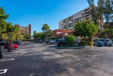 Hotel La Costa Beach Club