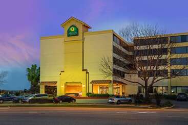 호텔 La Quinta By Wyndham New Orleans Airport