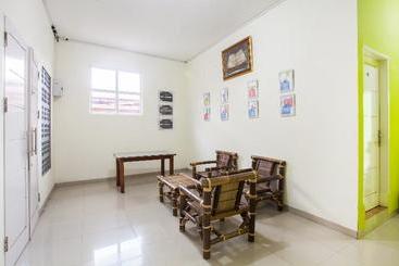 호텔 Oyo Life 2254 Kost Oetama Syariah