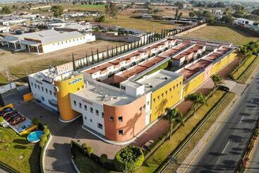 בית מלון כפרי Castelo