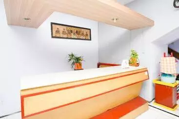 Hotel Oyo 2003 Female Residence