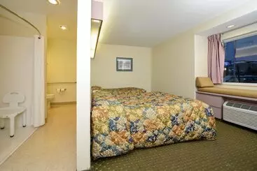 Отель Americas Best Value Inn East Syracuse