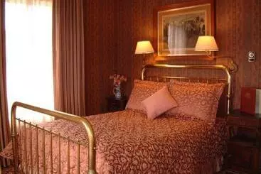 Mendocino Hotel & Garden