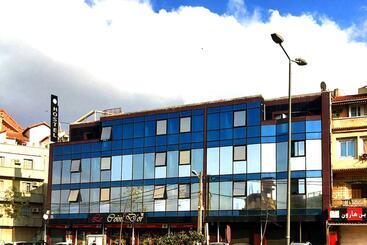 هتل Hostel Le Coin D Or