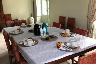 مبيت وإفطار Chateau De Rys