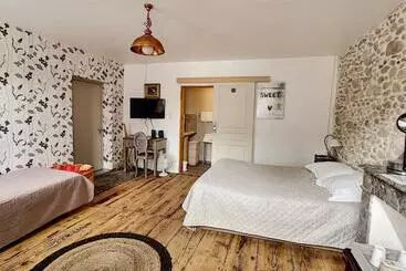 ベッドアンドブレックファースト Maison De Ville Au Pied De La Montagne Noire