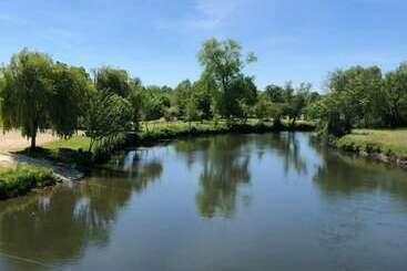 فندق Camping Aubeterre Sur Dronne