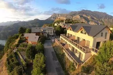 ツーリストアパートメント Paralodge