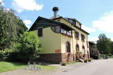 ホテル Camping Les Lupins