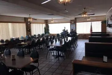 Flag's West Motel