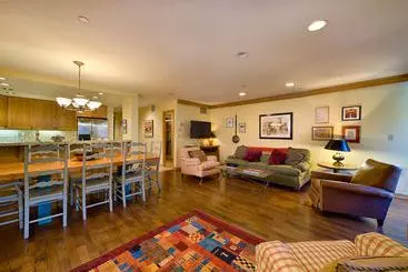 Отель Vail S Mountain Haus At The Covered Bridge