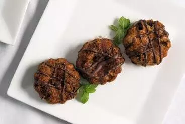 酒店 Old Harbor Inn