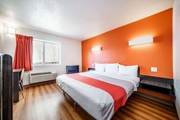 Мотель The Ellsworth Hotel, Ascend Hotel Collection