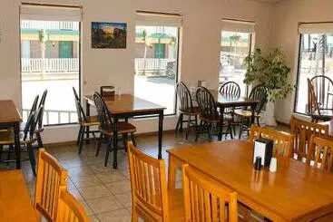 Motel Oakhill Inn And Suites