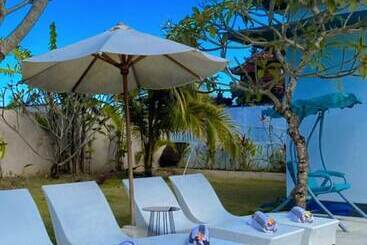 Turistlägenheter Daniswara Villa