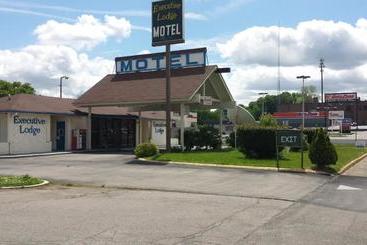 汽车旅馆  Executive Lodge