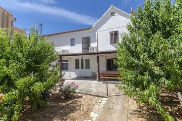 Turistihuoneistot Apartments Katica