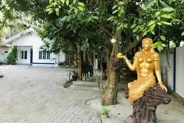 Majatalo The Beach House  Nilaveli