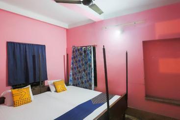 Hotelli Spot On 64743 Durga